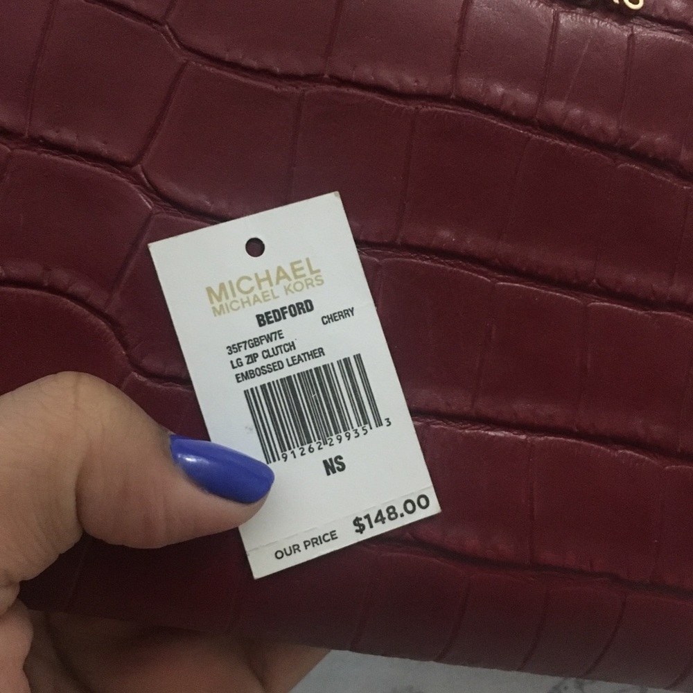 Micheal Kors Clutch - Picture 4 of 6